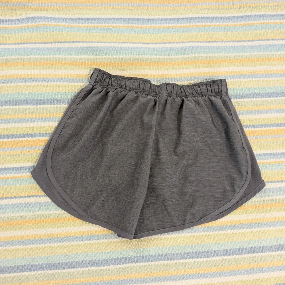 ⭐ Nike Gray Tempo Athletic Shorts Size Small